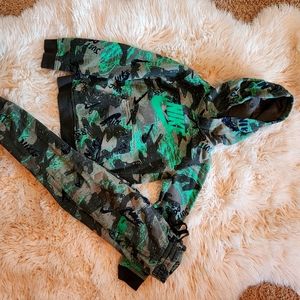 Nike Boys/Youth Small Green Sweatshirt/pant set